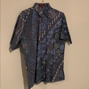 Short sleeved casual shirt